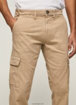 hombres pantalones chinos de corte regular sean Pepe Jeans 44JTZ1127 camello - Imagen 3