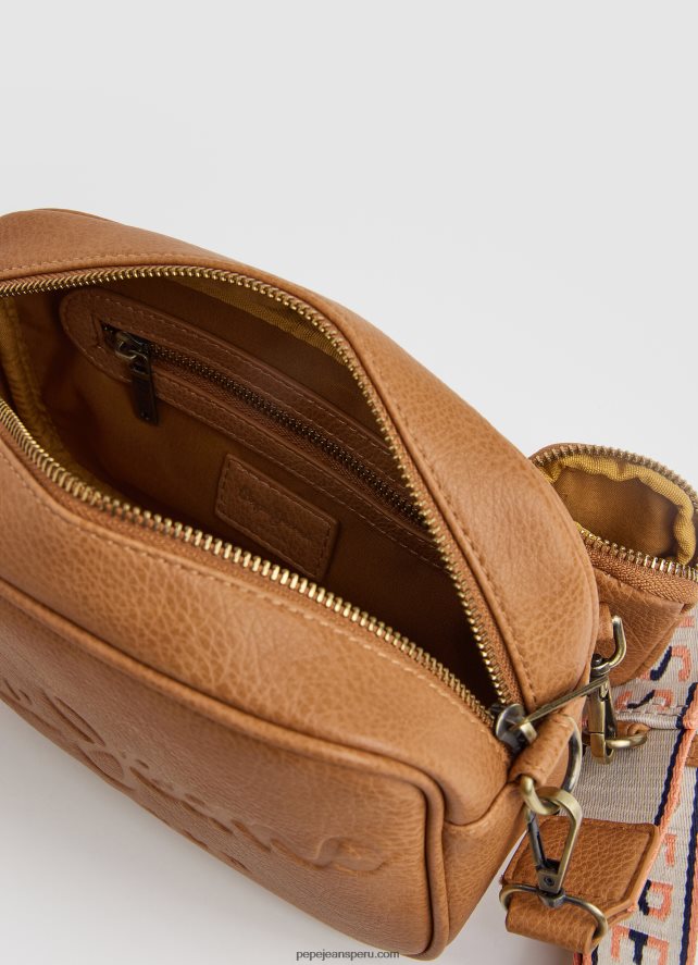 mujer bolsa crossbody con logo en relieve Pepe Jeans 44JTZ714 camello - Imagen 3