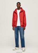 hombres chaqueta cortavientos con capucha Pepe Jeans 44JTZ824 estudio rojo - Imagen 2