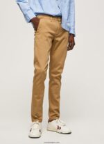 hombres pantalones chinos slim james Pepe Jeans 44JTZ1098 camello - Imagen 2