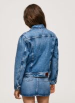 mujer chamarra de mezclilla regular fit Pepe Jeans 44JTZ97 mezclilla - Imagen 4