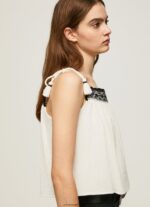 mujer top de algodón con detalles de crochet Pepe Jeans 44JTZ335 mousse